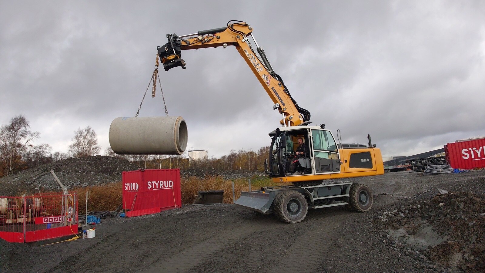 Stefan Johansson med Liebherr A924 EW
